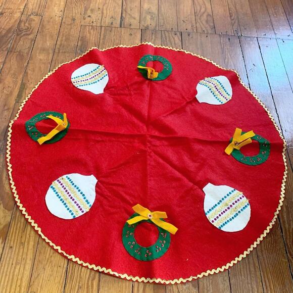 Vintage Christmas Tree Skirt Appliqué Felt Sequin Tablecloth Table Cover Small - Picture 1 of 6